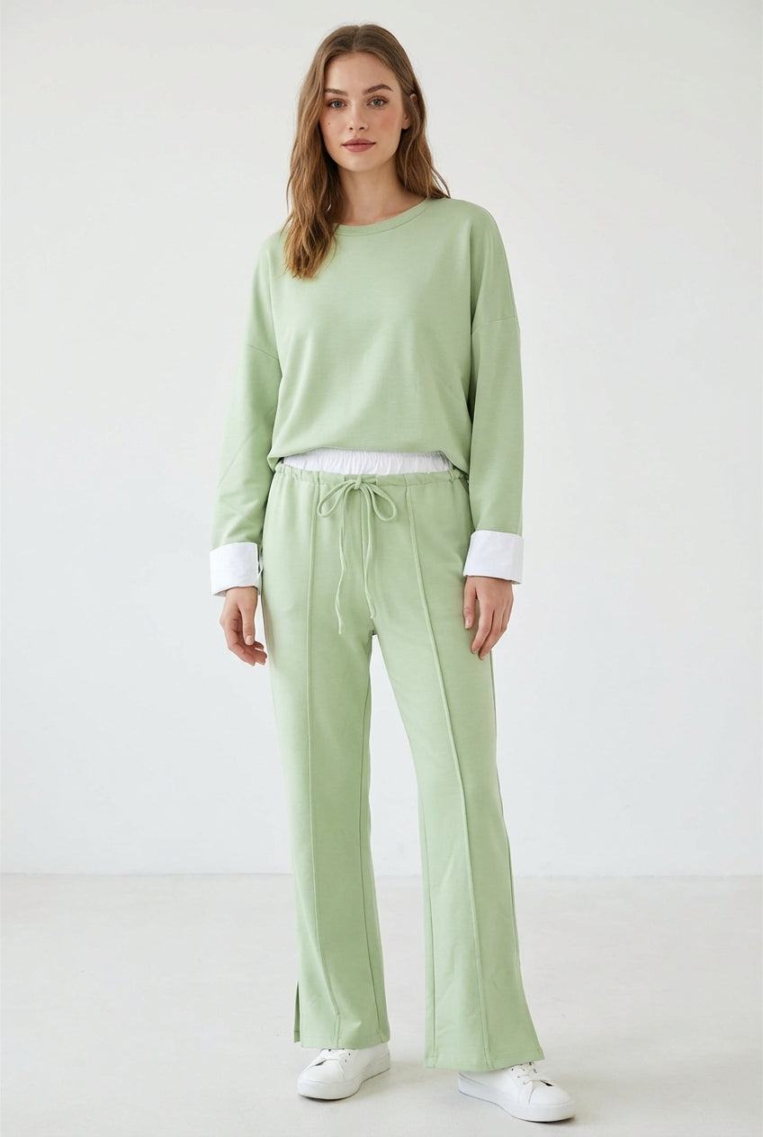 Pantalone con dettaglio in vita a contrasto