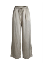 Pantaloni Wide Leg in Satin Fluido