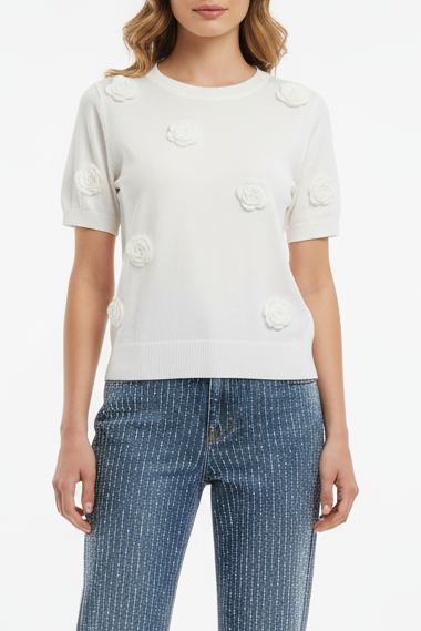 SHORT-SLEEVED T-SHIRT WITH FLOWERS