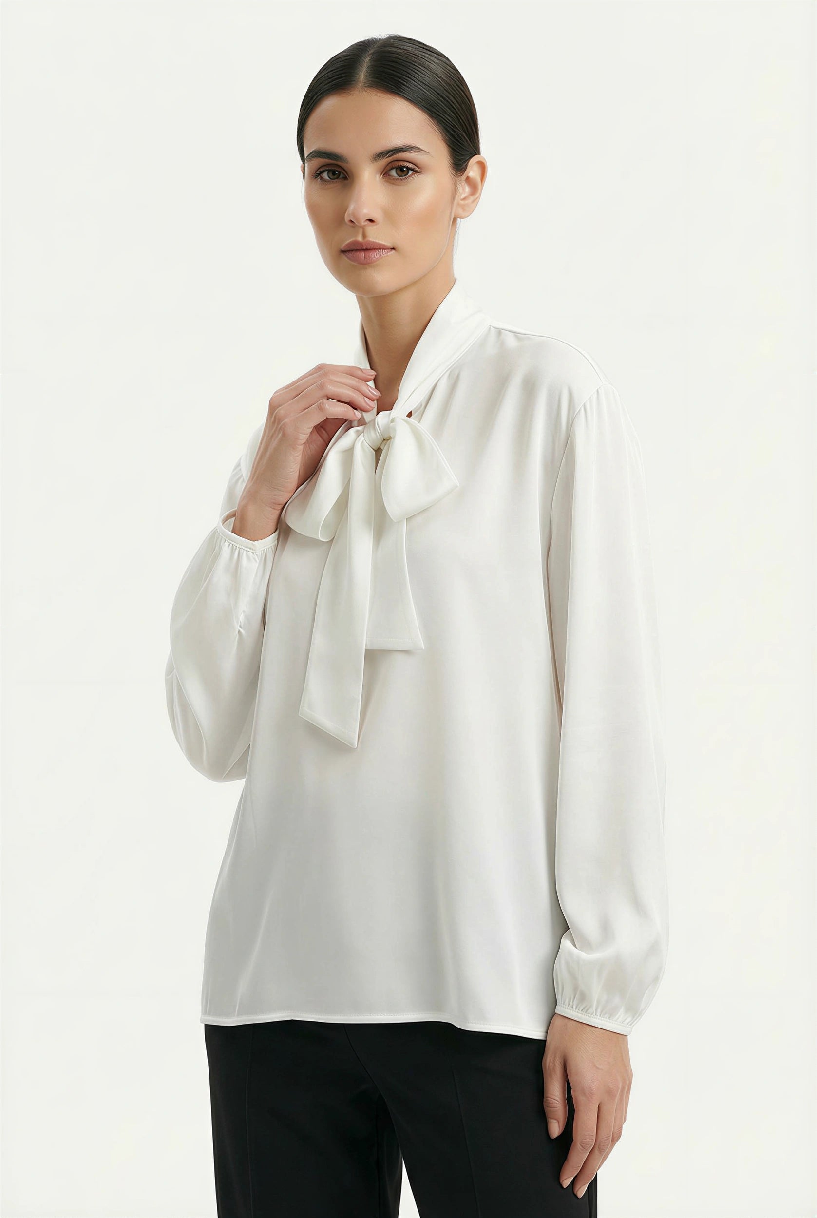Blusa Satin con Fiocco al Collo