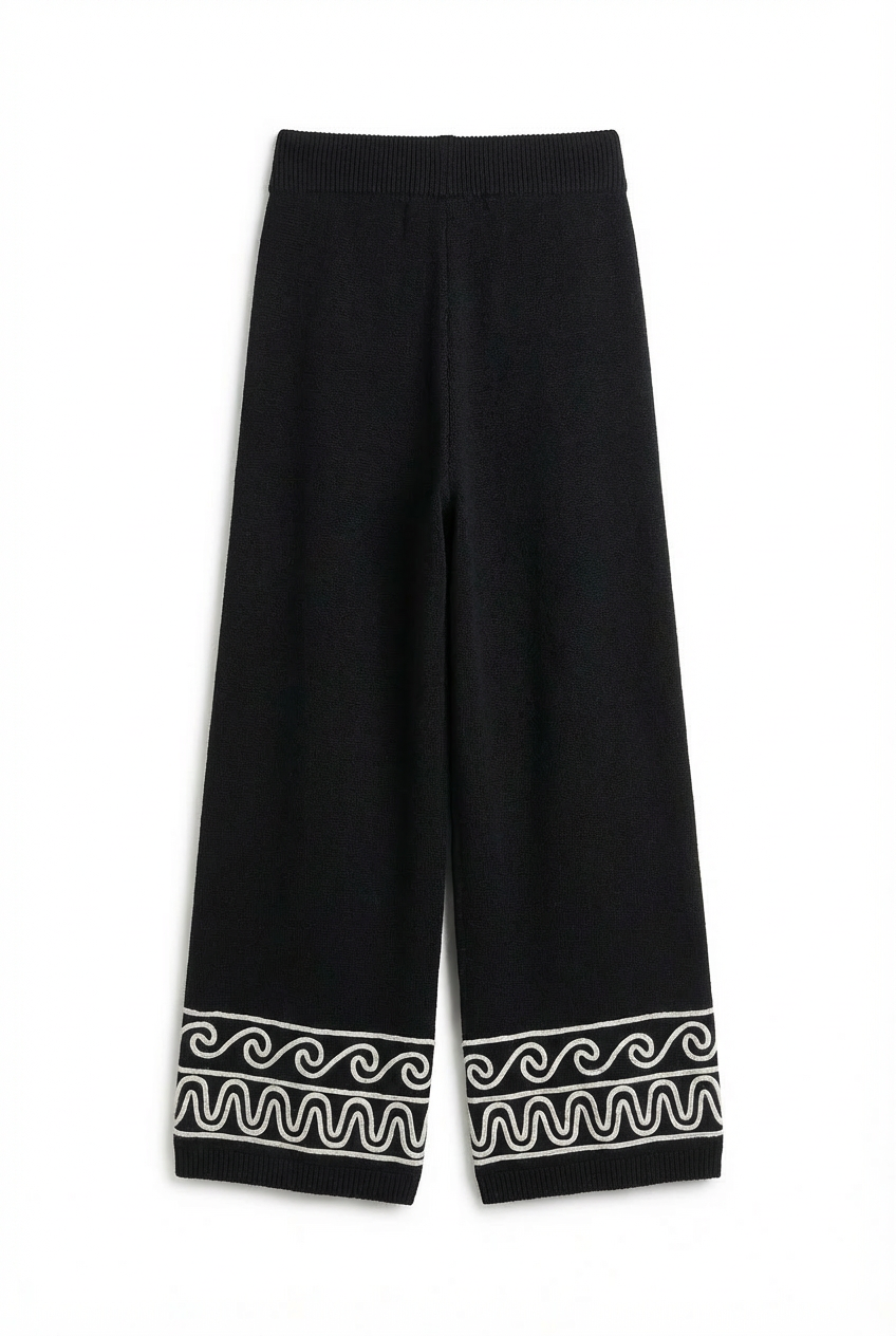 Trousers with embroidery