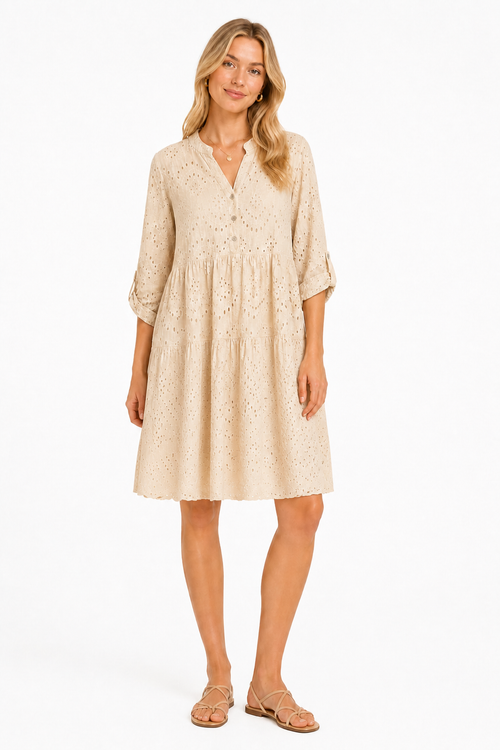 Abito a Balze in Sangallo con Scollo a Serafino Beige