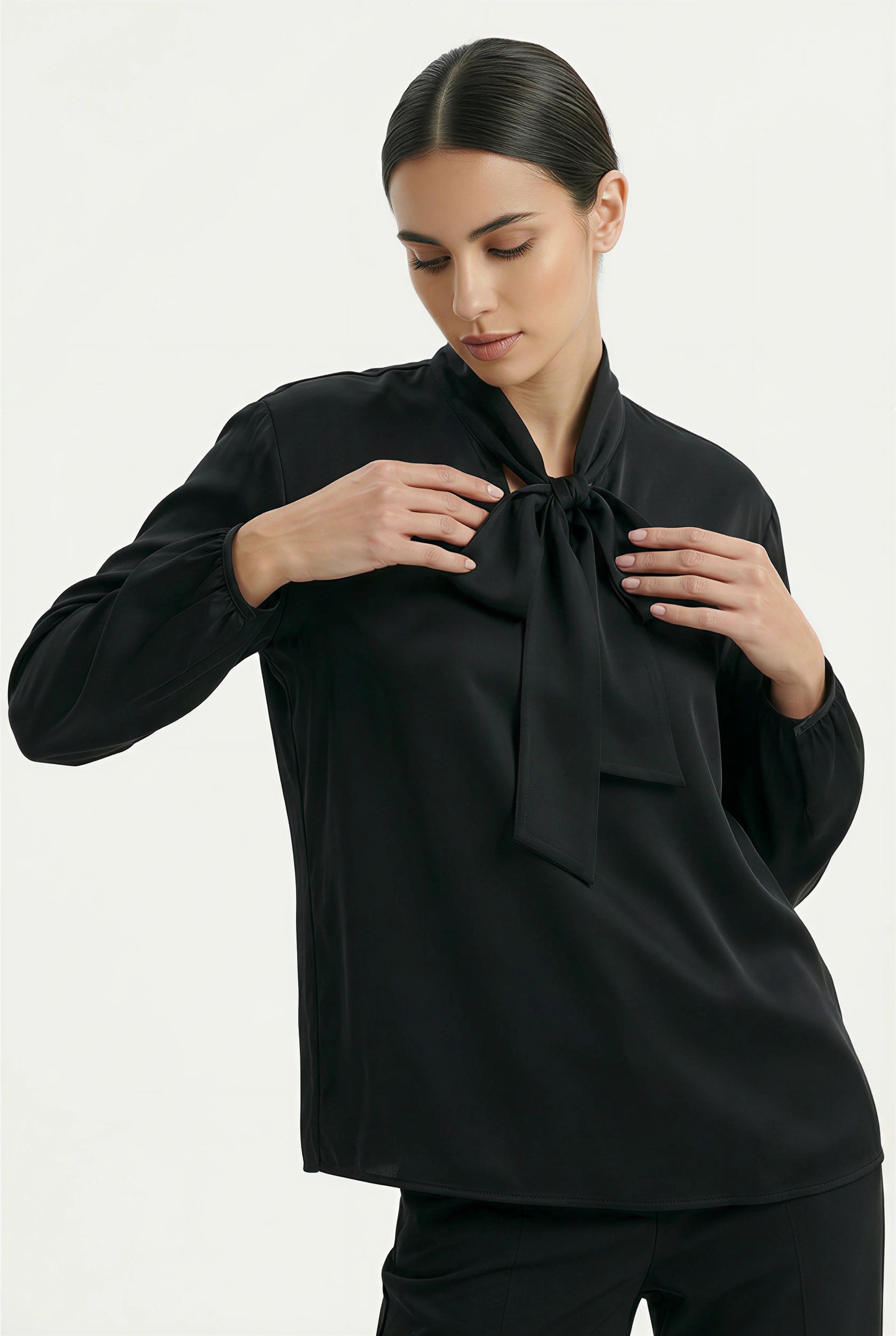 Blusa Satin con Fiocco al Collo