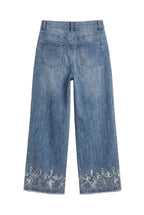 Jeans con Orlo Ricamato