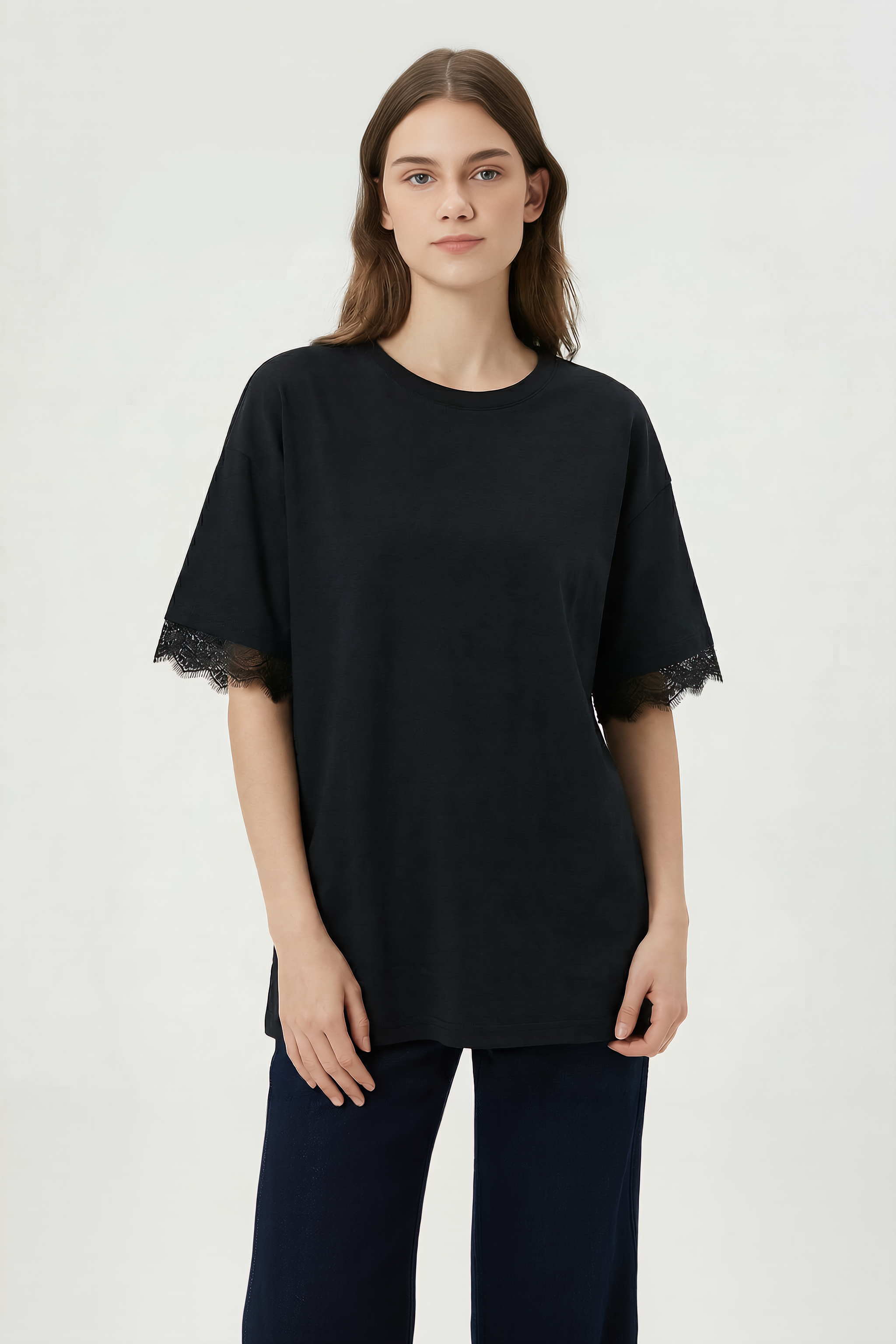 T-shirt Over con Dettaglio in Pizzo